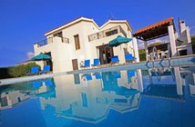 Villa Akraia is a 4 bedroom holiday villa  with private pool located at  Kissonerga Paphos Cyprus. It is part of Platzia Villa